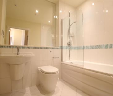 Goldsworth Road, Woking, Surrey, GU21 6JY - Photo 6