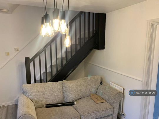 2 bedroom terraced house to rent - Photo 1