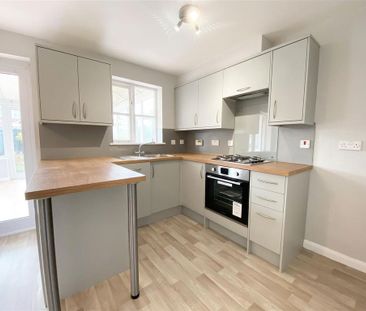 2 bedroom semi-detached house to rent - Photo 5