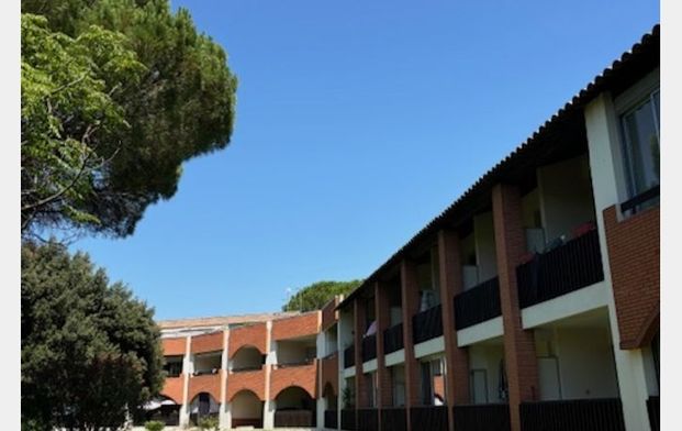 Location Appartement P1 Meublé + Parking rénové(e) Nimes - Photo 1