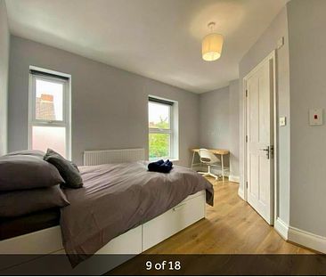Room in a Shared House, Grange Street, M6 - Photo 3