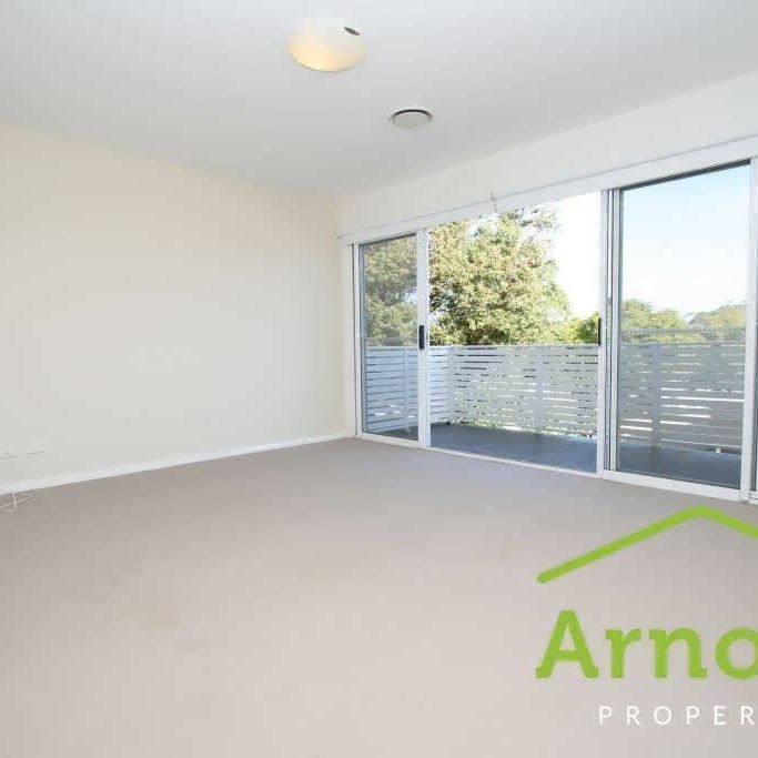 6 MONTH LEASE ONLY! Neat & Tidy 2 bedroom townhouse. - Photo 1