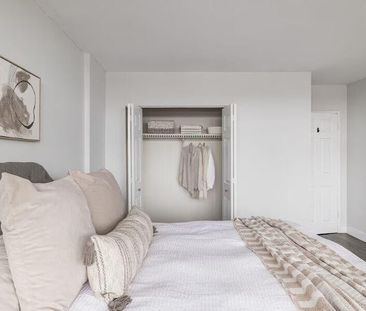 324 Cambridge Street N - Photo 2