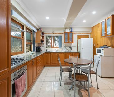 9 Beanga Street, Greenslopes QLD 4120 - House For Rent | Domain - Photo 2