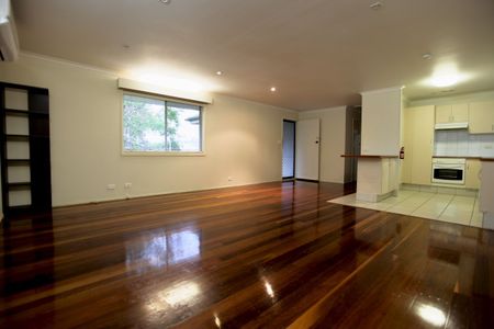 Large Family House, Save Hundred dollars each month on electricity bill! - Photo 5