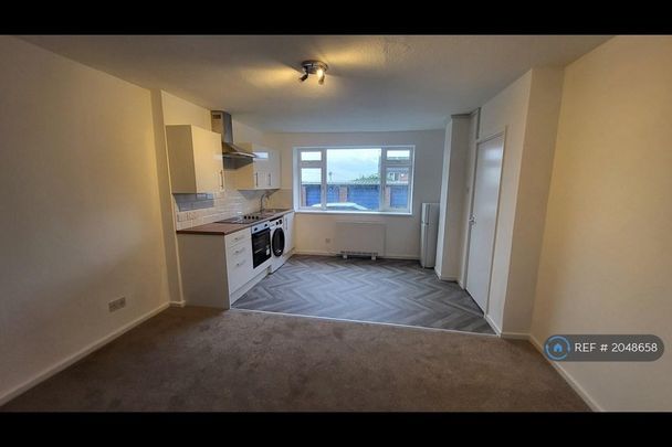 1 bedroom flat to rent - Photo 1