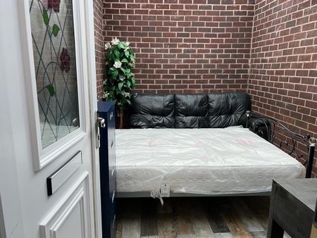 Studio Flat, Victoria Park, M14 - Photo 3