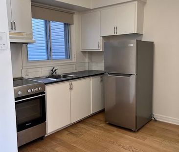 Grand 2 1/2 metro Jean-Talon, Villeray - Photo 1