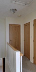 3 bedroom end of terrace house to rent - Photo 4