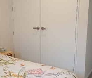 Private flat in immaculate cond. Quiet cul-de-sac. - Photo 4