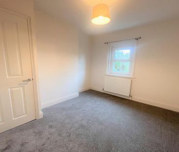 2 bedroom semi-detached house to rent - Photo 3