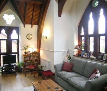 3 bedroom end of terrace house to rent - Photo 2