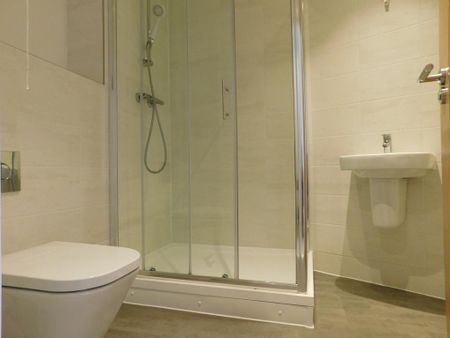 2 bedroom flat to rent - Photo 4