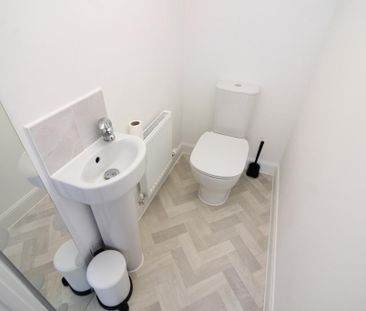 3 bedroom semi-detached house to rent - Photo 6