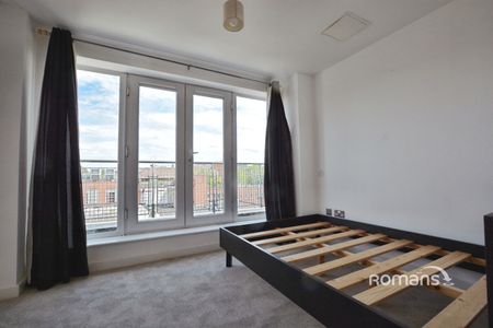 3 bedroom apartment to rent - Photo 4