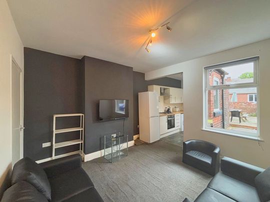 4 bedroom house share to rent - Photo 1