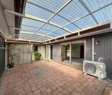 Charming 3-Bedroom Family Home for Lease in Farm Cove - Photo 5