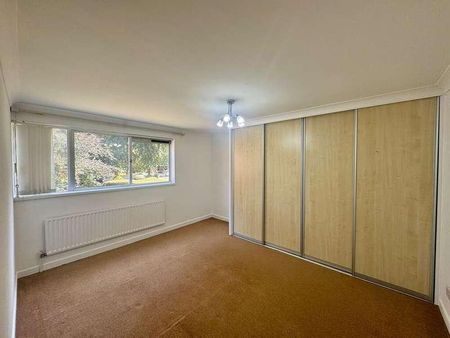 Homefield Park Sutton Surrey, SM1 - Photo 2