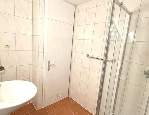 Frisch renovierte 3-Zimmer-Wohnung – Balkon – 6. OG – Nähe DEZ - Photo 1