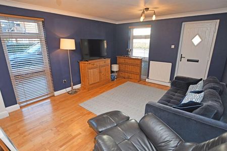 2 bedroom semi-detached house to rent - Photo 2