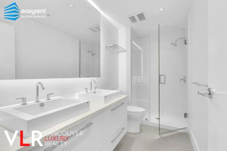 Condo in Burnaby, BC - Photo 5