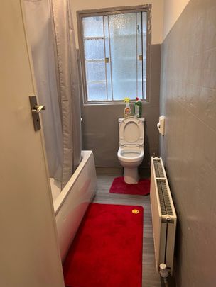 Room in a Shared Flat, London, E11 - Photo 1
