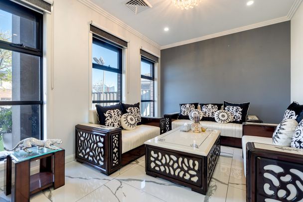 Luxurious Family Home! - Photo 1