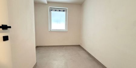 Appartement te huur in Roeselare voor € 775 met 2 slaapkamers - Photo 2