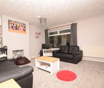 4 bedroom semi-detached house to rent - Photo 2