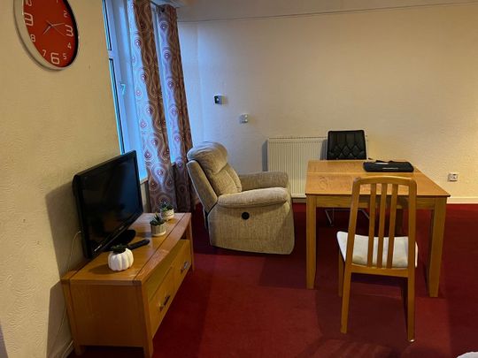 2 Bed Flat, E, AB11 - Photo 1