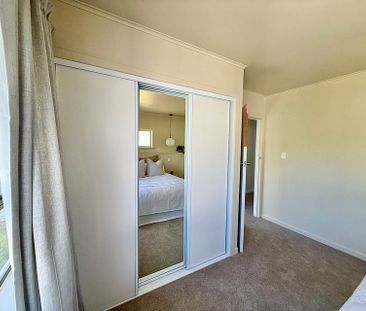 Charming 3BR Glen Eden Retreat - Photo 4