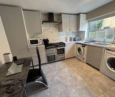 Wyldfield Gardens, Edmonton, N9 - Photo 6