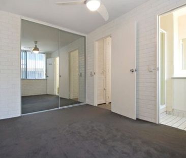 2 Bedroom Unit in the Heart of Cotton Tree&excl; - Photo 4