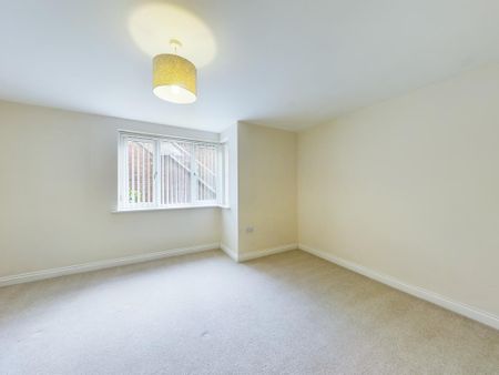 1 bedroom ground floor flat to rent - Photo 4