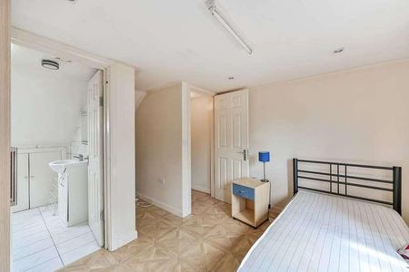 Haygreen Close, Kingston Hill, KT2 - Photo 2