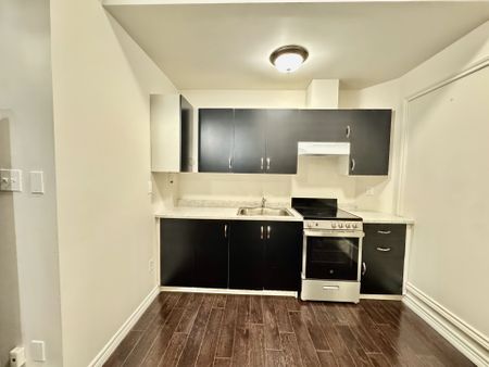 For Lease - 8 Main Street Unit# 101, Brampton, Ontario - Photo 2