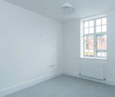 2 bed Apartment - To Let - Photo 2