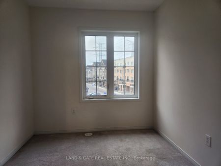 Townhouse For Lease | E8144276 - Photo 5