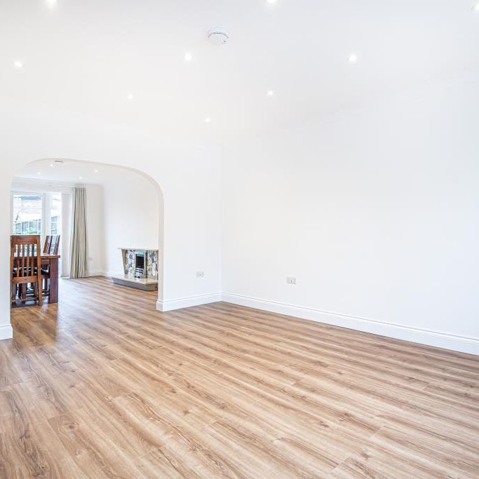 5 bedroom detached house to rent - Photo 1