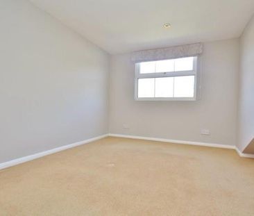 4 bedroom semi-detached house to rent - Photo 5