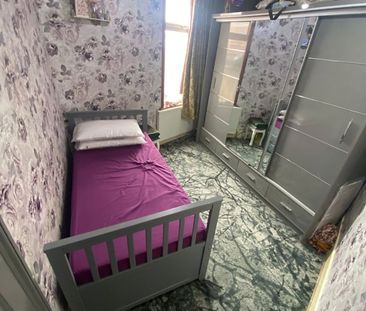 Room in a Shared House, Katherine Road, E6 - Photo 2