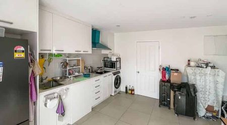 Three bedroom home! - Photo 2