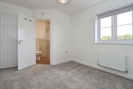 3 bedroom semi-detached house to rent - Photo 4