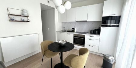 Appartement te huur in Brussel voor € 1.250 met 1 slaapkamer - Photo 3