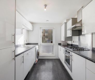 3 bedroom semi-detached house to rent - Photo 6