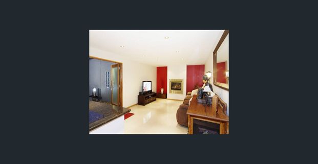 EFFORTLESS LIVING, PERFECTLY POSITIONED - Photo 1