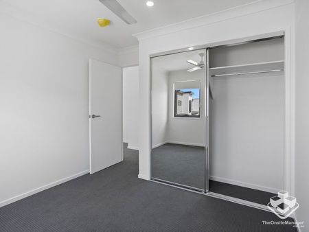 Brand new townhouses, 3bed+study & AC - Photo 5