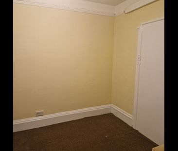 1 Bed Flat, Park Street, LU1 - Photo 3