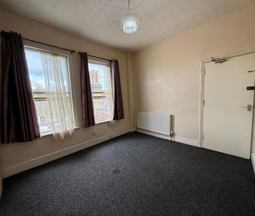 Studio Flat, Heron Mews, IG1 - Photo 2