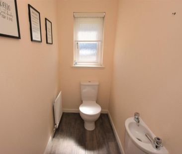 2 bedroom end of terrace house to rent - Photo 5